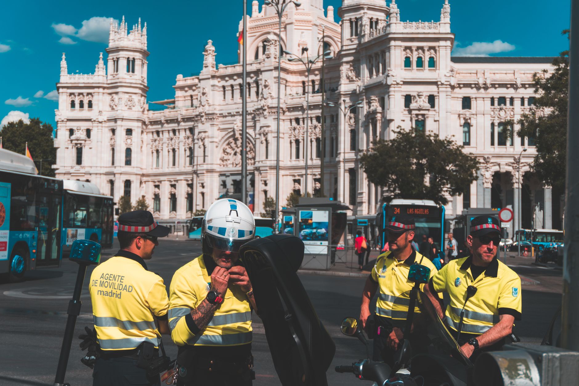 Agent de sécurité équipe à Paris